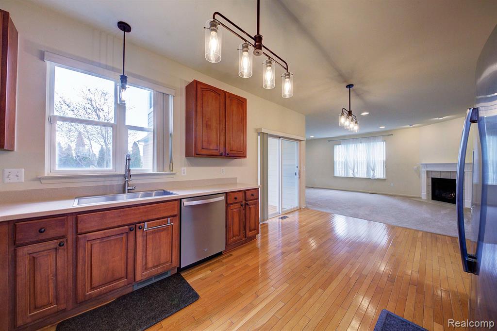 42551 Whitman Way, Novi, MI 48377 — Photo 10