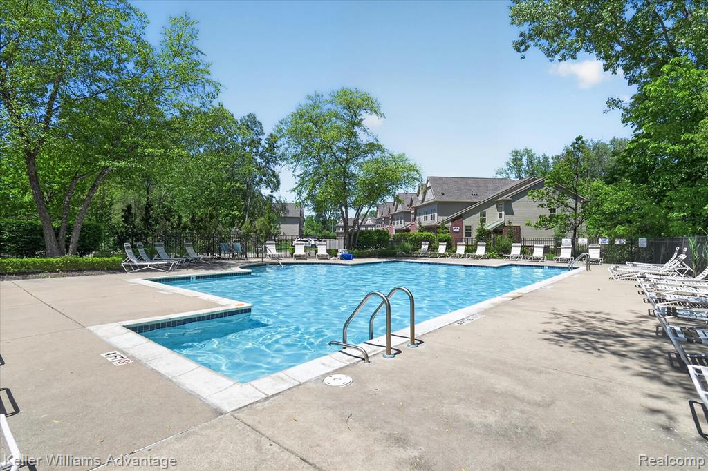446 Old Pine Way, Walled Lake, MI 48390 — Photo 42