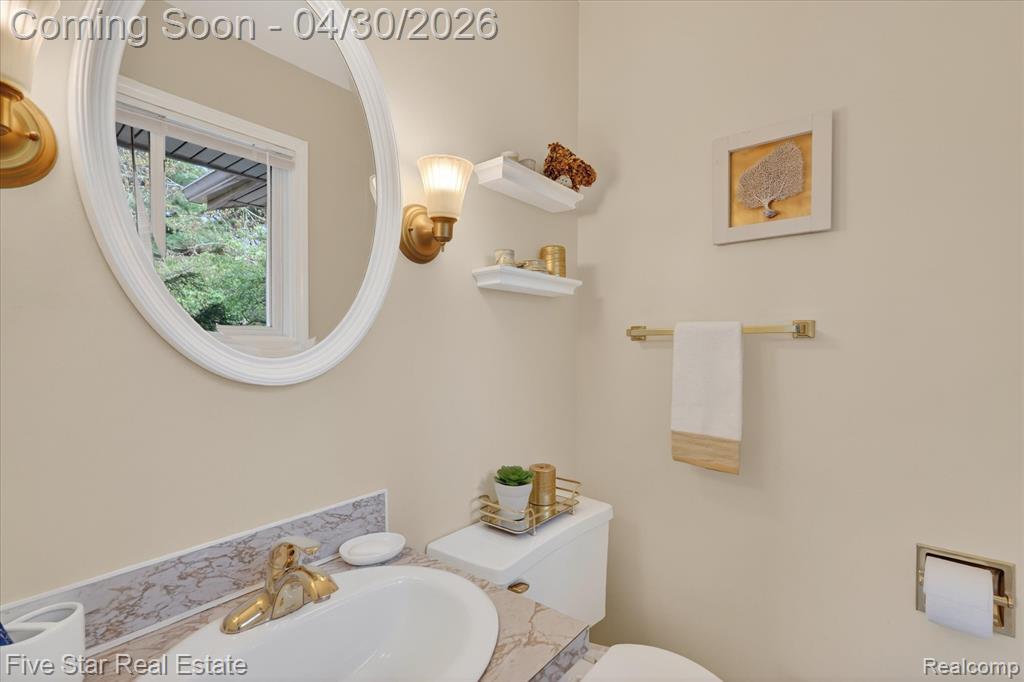 630 Sunset, White Lake, MI 48383 — Photo 31
