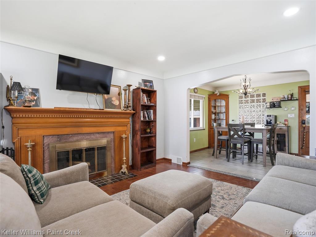 18048 Elizabeth Street, Roseville, MI 48066 — Photo 9