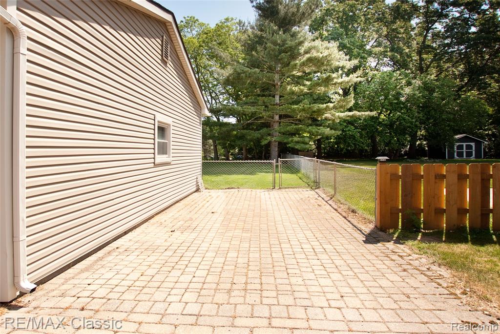 5280 Weston Court, Commerce Twp, MI 48382 — Photo 31