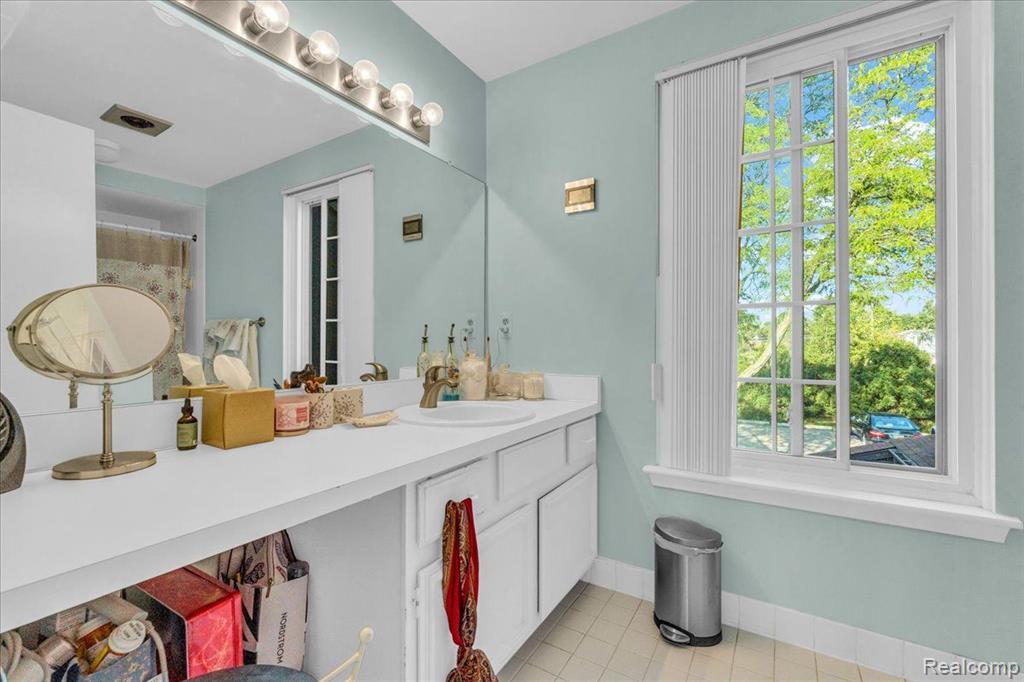 26540 Inkster Road, Southfield, MI 48033 — Photo 17