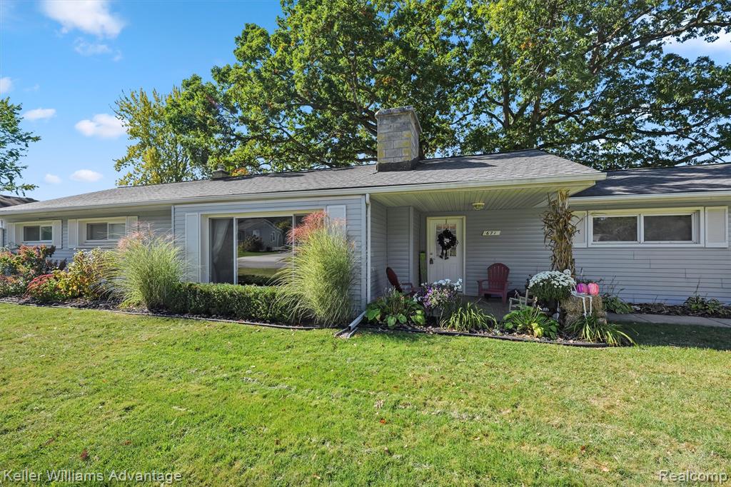 671 E Crest Lane, South Lyon, MI 48178 — Photo 4