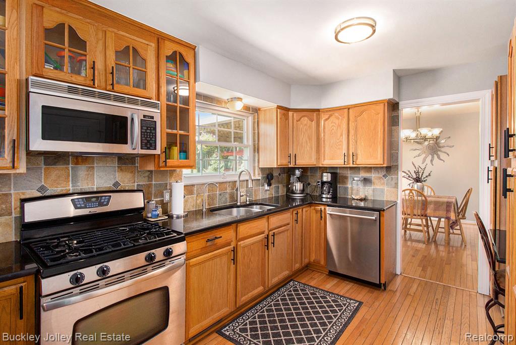 8900 Rickett Road, Brighton, MI 48116 — Photo 3