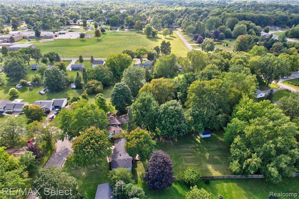 5368 Dunbar Drive, Grand Blanc, MI 48439 — Photo 34