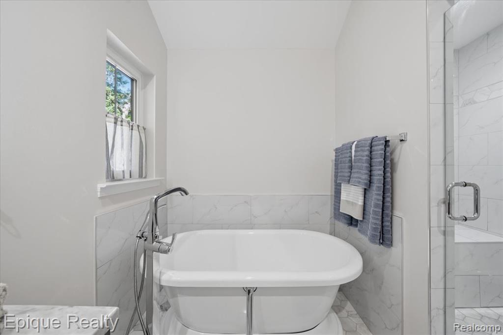 114 Bellevue Avenue, Lake Orion, MI 48362 — Photo 57