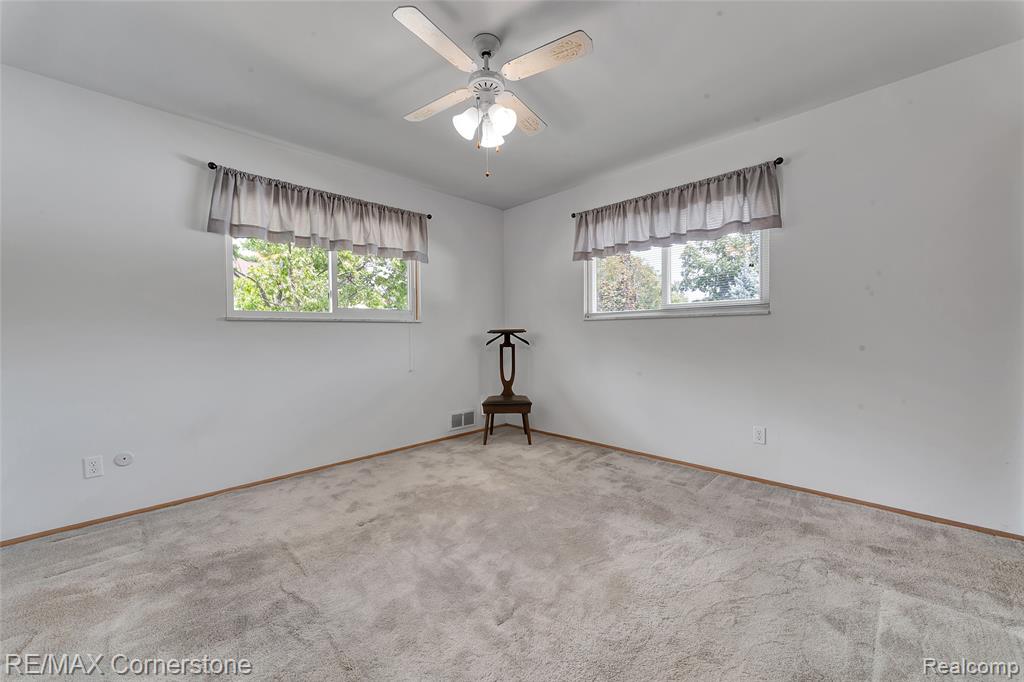 5760 Linden Drive, Dearborn Heights, MI 48127 — Photo 16