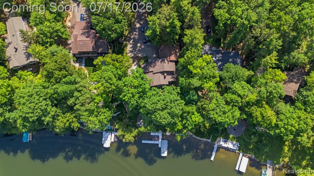 7375 Parkwood Drive, Fenton, MI 48430 — Photo 43