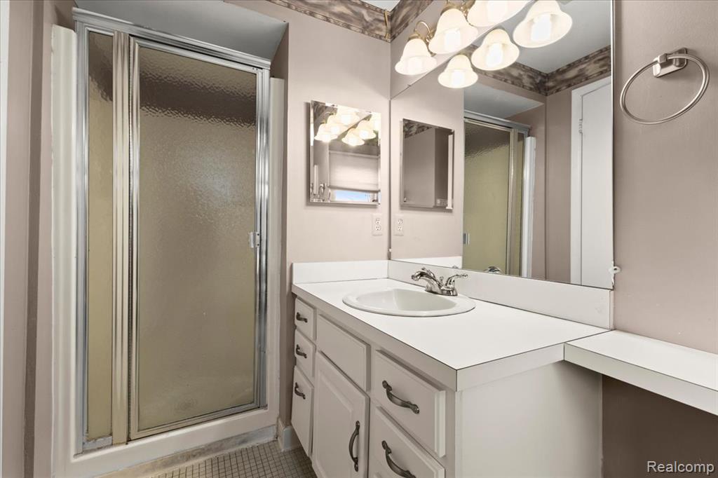 5634 Stratford Drive, West Bloomfield, MI — Photo 27