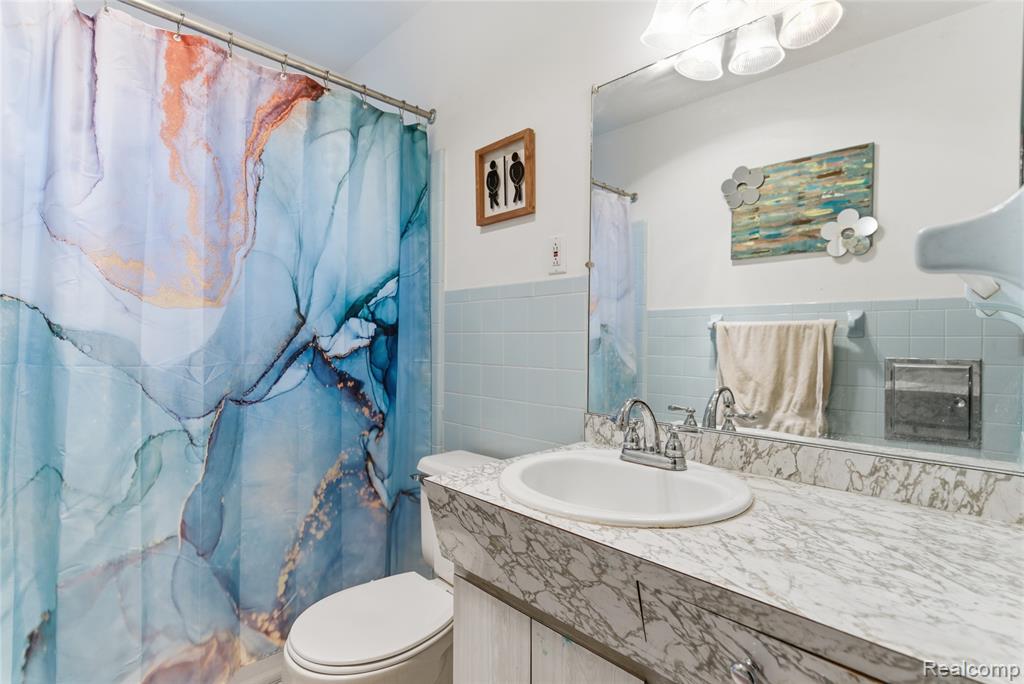 8164 Gerald Avenue, Warren, MI 48093 — Photo 18