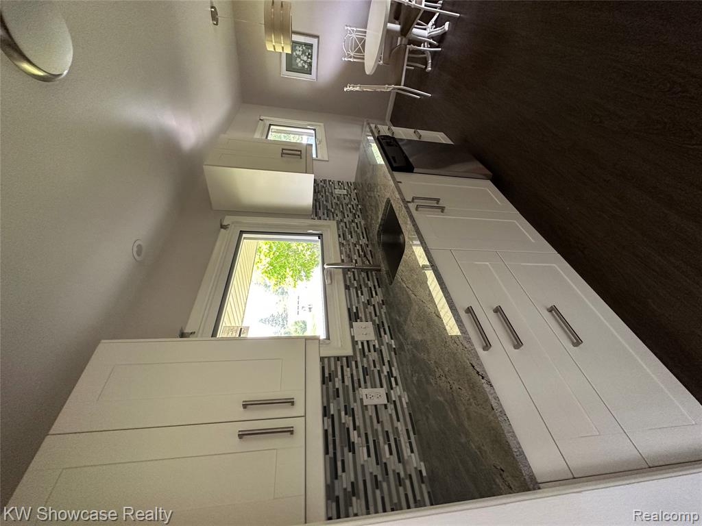7089 Merrybrook, West Bloomfield, MI — Photo 2