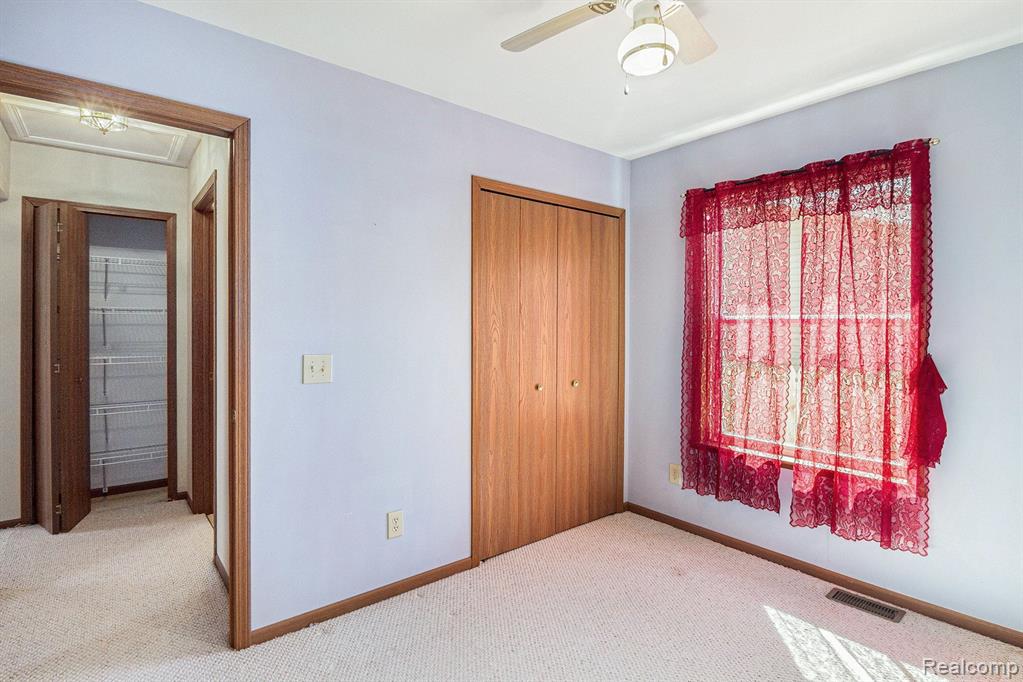 930 N EAST Street, Fenton, MI 48430 — Photo 20