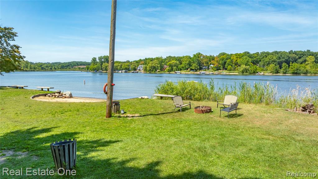 7400 Biscayne Avenue, White Lake, MI 48383 — Photo 49