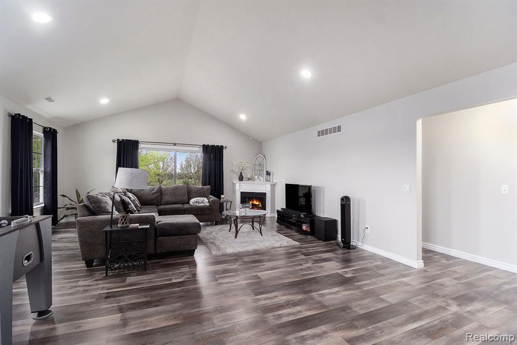 45700 GABLE Drive, Macomb, MI 48044 — Photo 4