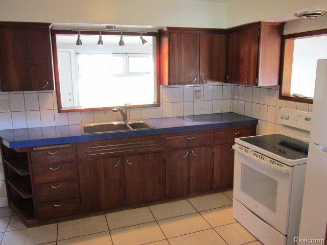 40 REGENTS Drive, Troy, MI 48084 — Photo 11