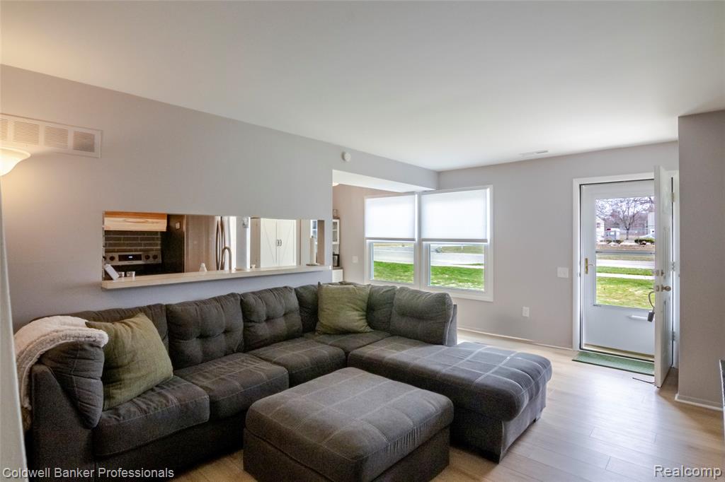 2606 Wildwood Court, Lake Orion, MI — Photo 5