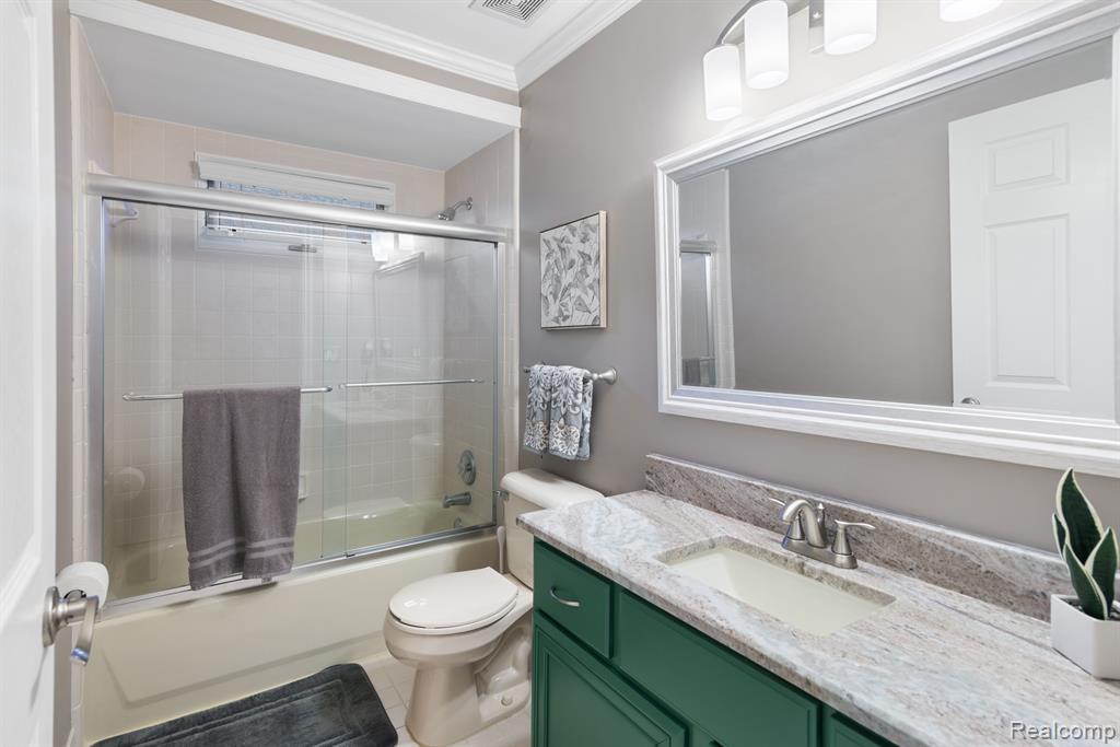 56543 BIRKDALE Drive, Macomb, MI 48042 — Photo 18