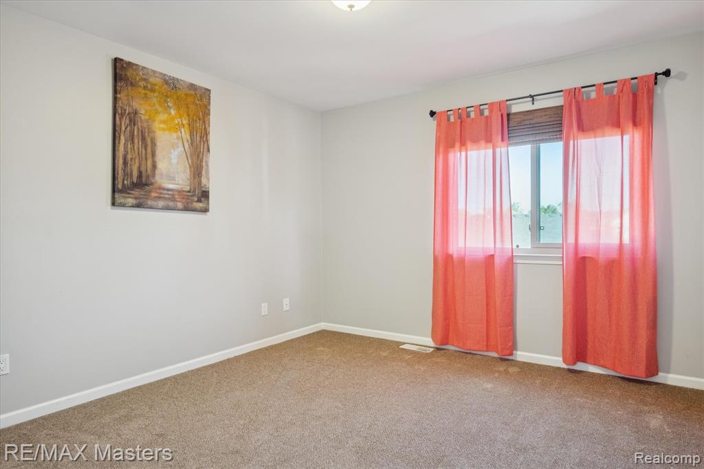23121 Leighwood Drive, Woodhaven, MI 48183 — Photo 27