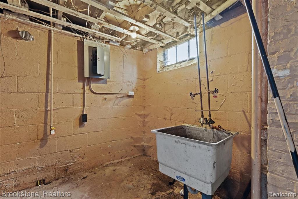 15508 Saint Marys Street, Detroit, MI 48227 — Photo 16