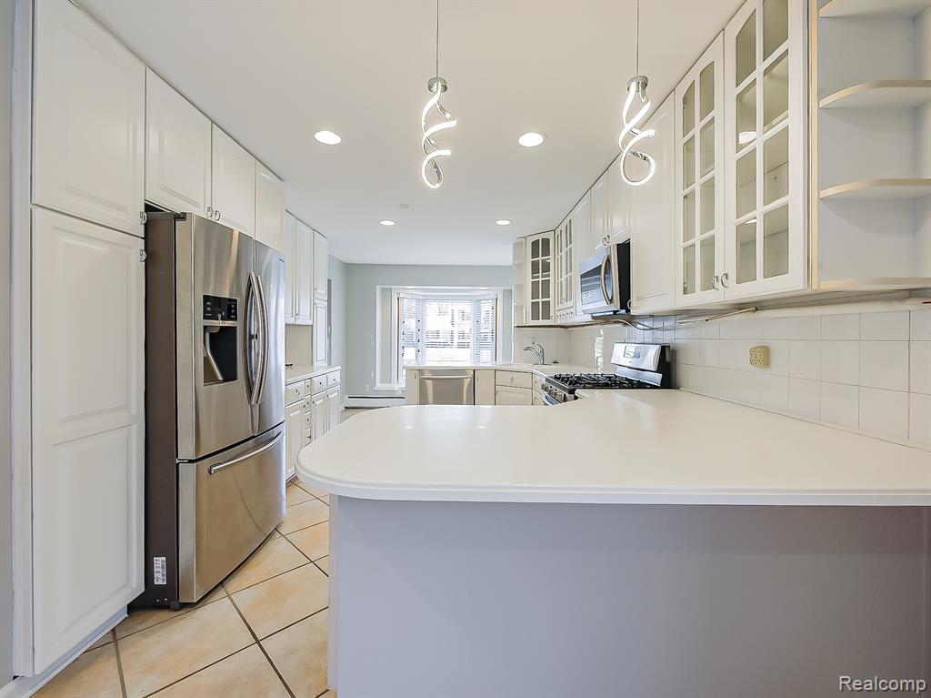 3730 Eastbourne Drive, Troy, MI 48084 — Photo 8