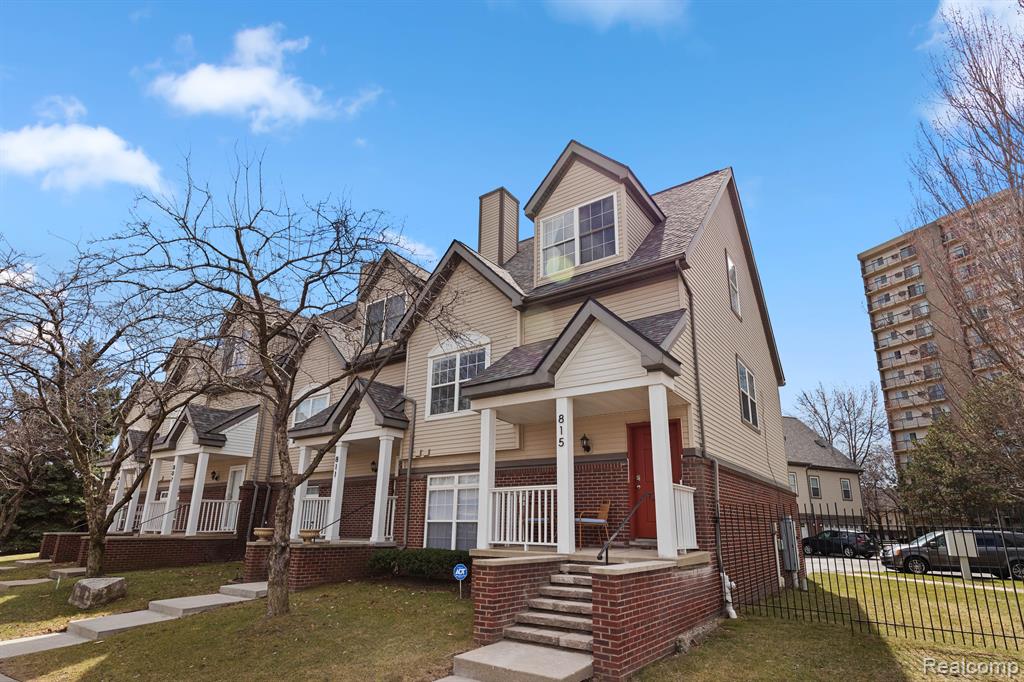 815 PALLISTER Street, Detroit, MI 48202 — Photo 30