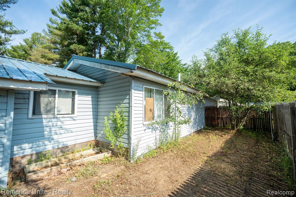 106 Devonshire Drive, Prudenville, MI 48651 — Photo 27