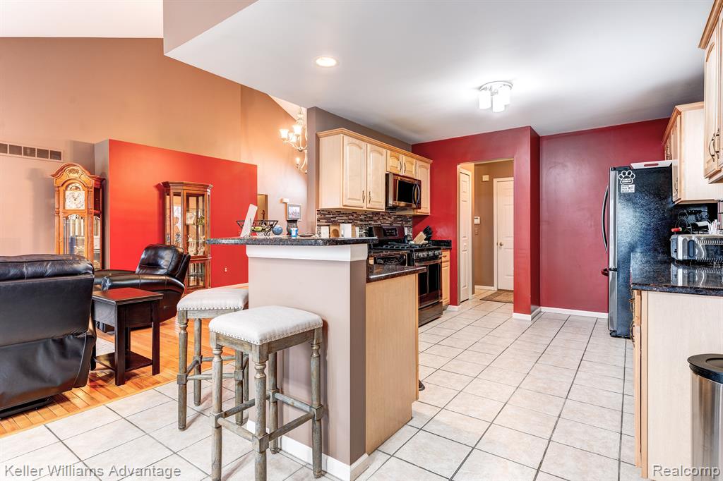 40752 Lenox Park Drive, Novi, MI 48377 — Photo 6