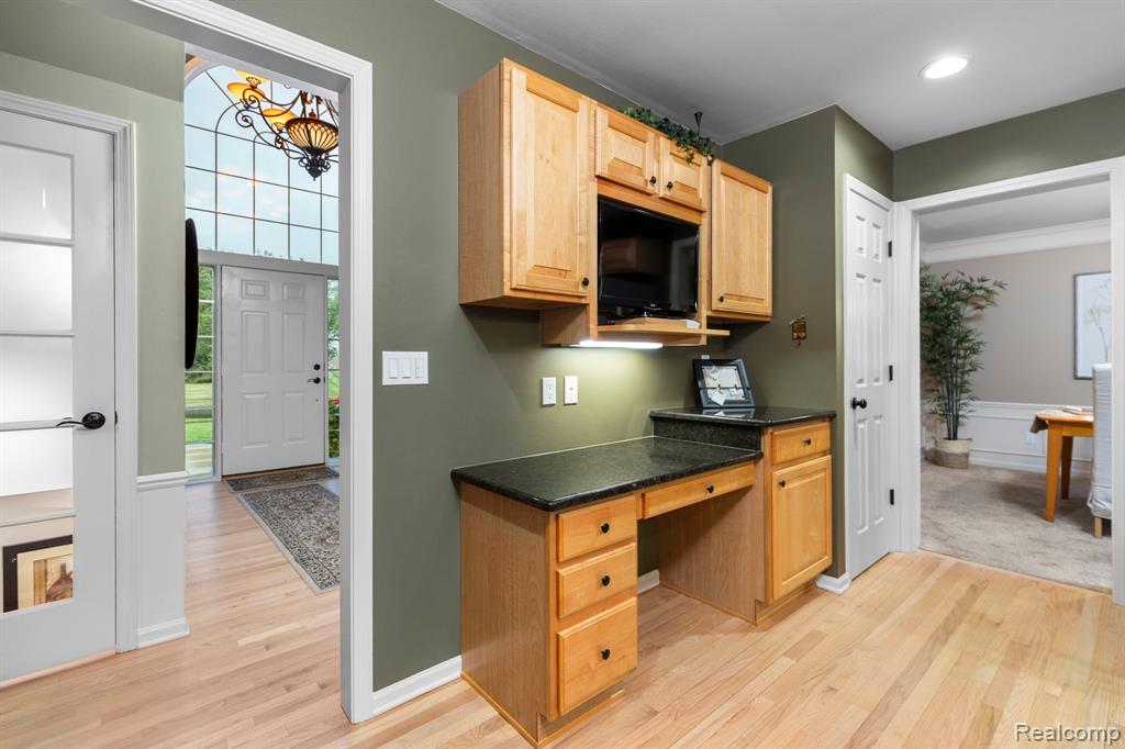 393 Pleasant Ridge Drive, Canton, MI 48188 — Photo 20