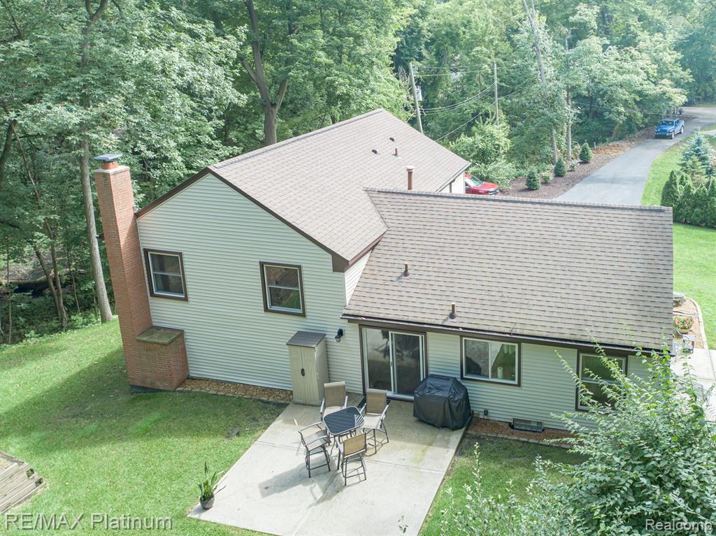 9003 SPENCER Court, Brighton, MI 48116 — Photo 36