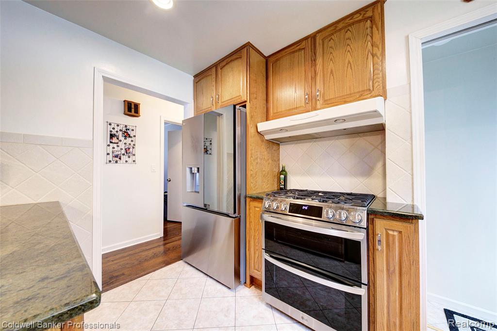 702 Woodlawn Avenue, Royal Oak, MI 48073 — Photo 14