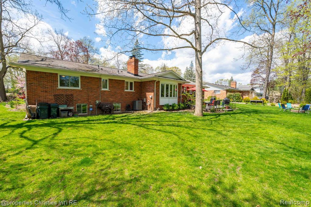 5753 CHERRY CREST Drive, West Bloomfield, MI — Photo 45