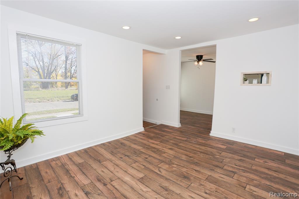 8411 Plainview Avenue, Detroit, MI 48228 — Photo 4