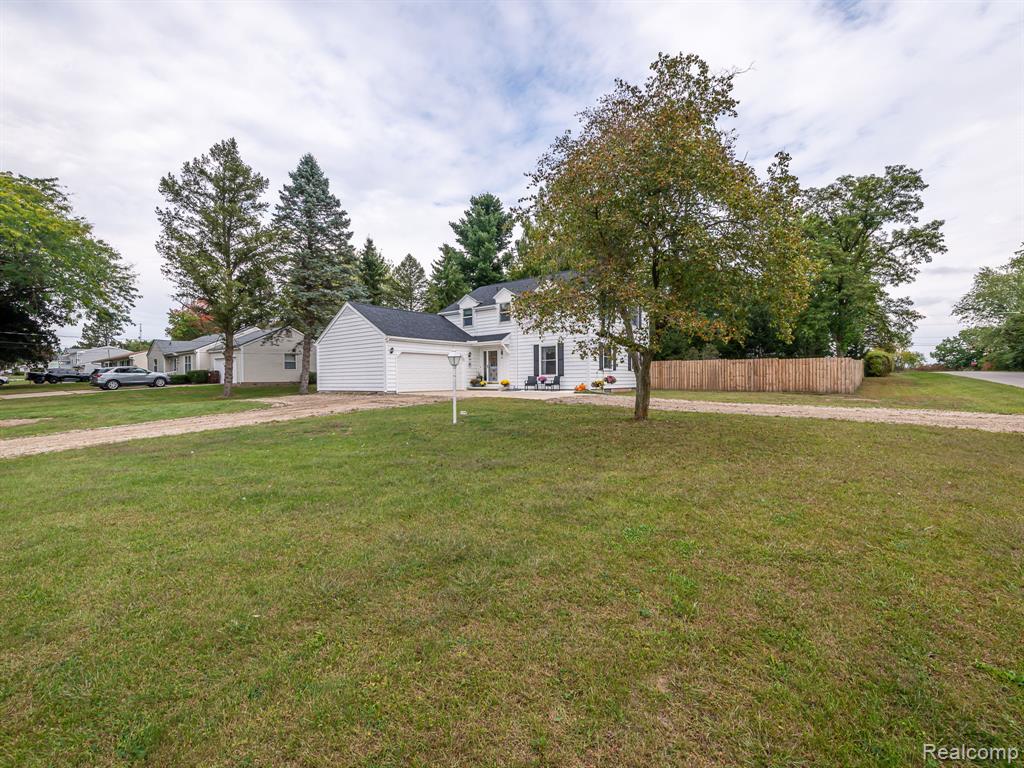 6655 Gove Court N, Tecumseh, MI 49286 — Photo 36