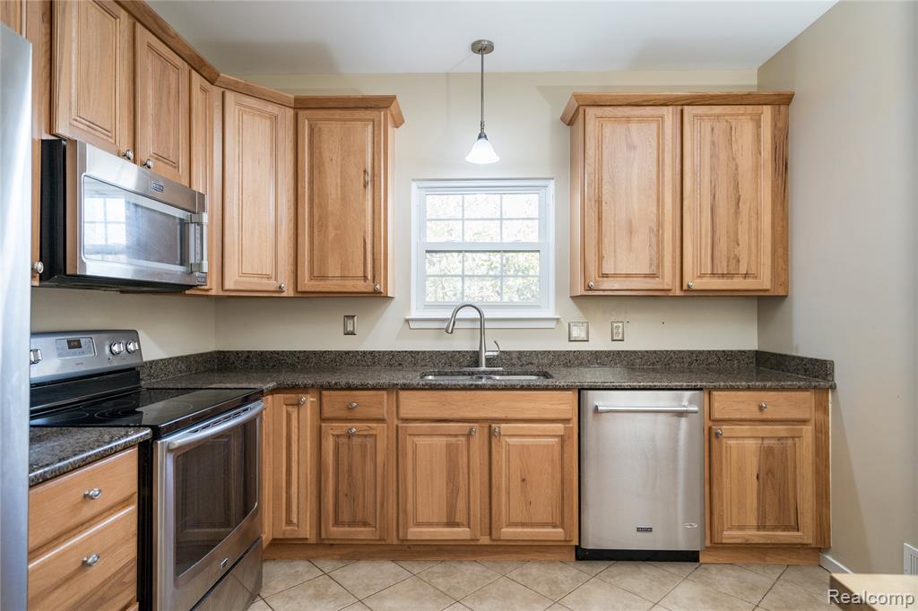 41820 Independence Drive, Novi, MI 48377 — Photo 3