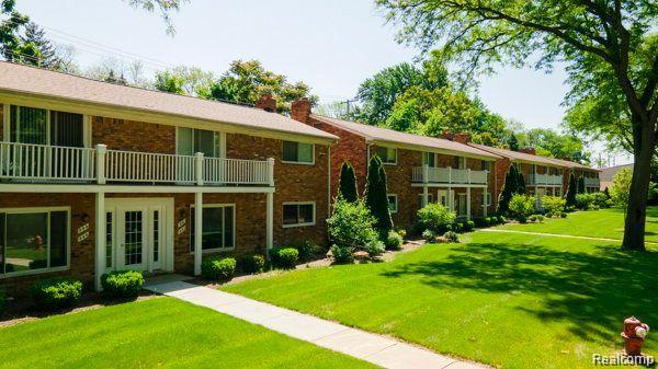 542 S Neff Lane Lane, Grosse Pointe, MI 48230 — front exterior