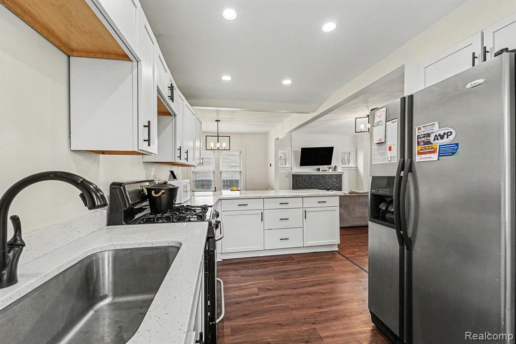 39 Neome Drive, Pontiac, MI 48341 — Photo 13
