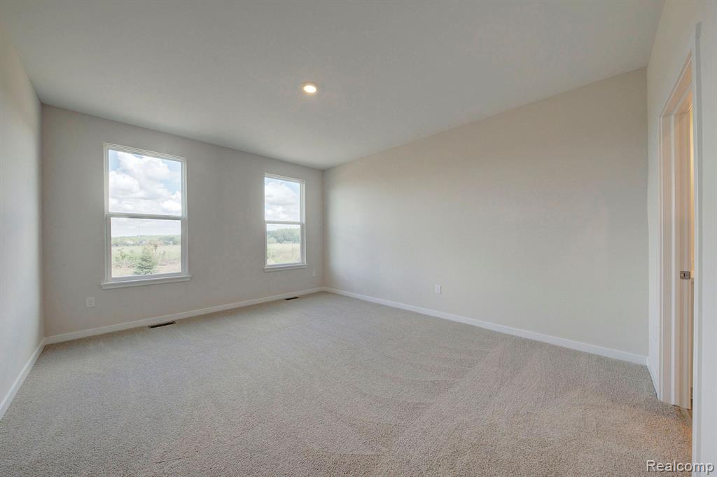 549 BIRKDALE Drive, Howell, MI 48843 — Photo 17