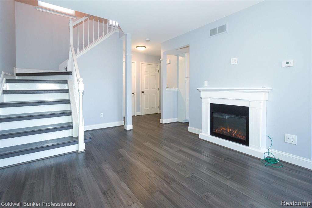 3110 VILLAGE Circle, Ann Arbor, MI 48108 — Photo 4