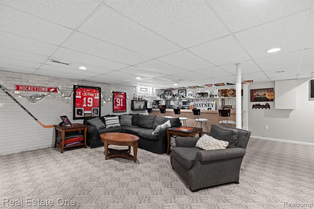 6581 WEDGEWOOD Court, Waterford, MI 48327 — Photo 21