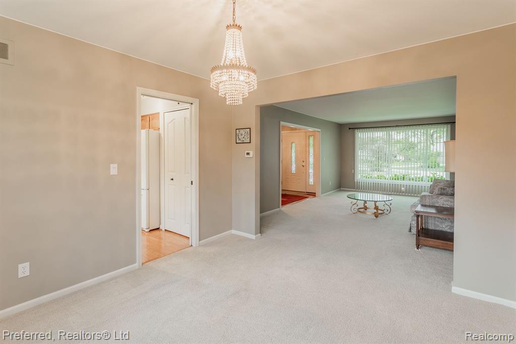 41130 WHITE HAVEN Court, Northville, MI 48168 — Photo 10