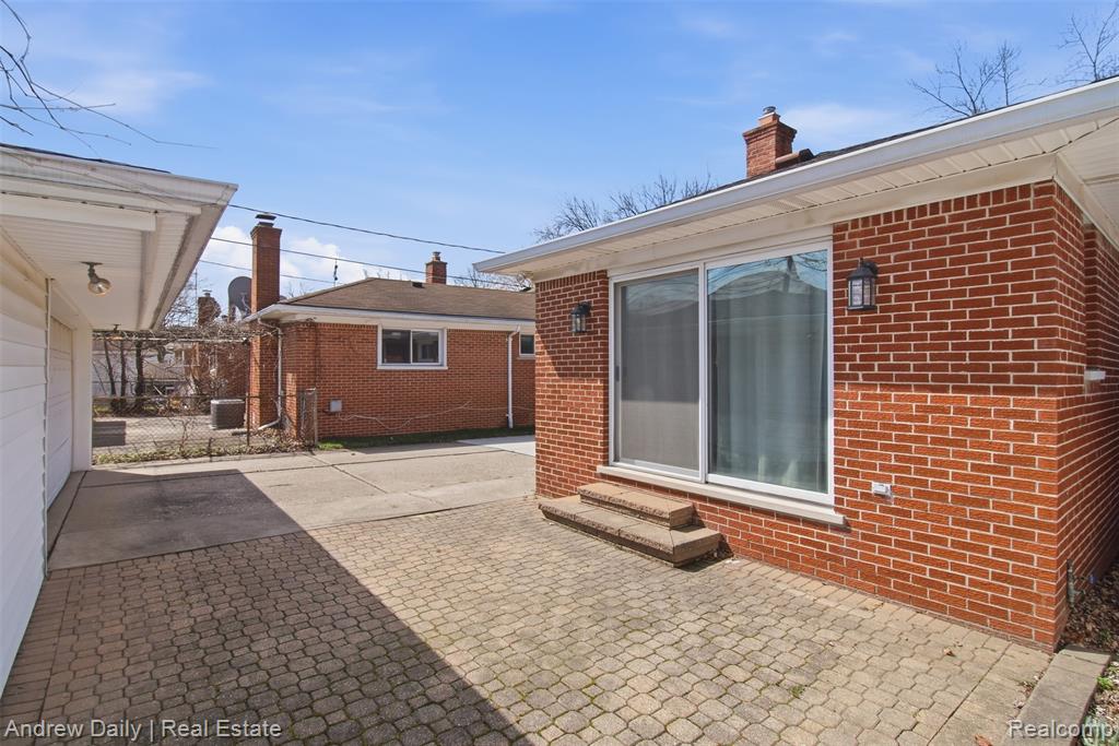 8460 Nightingale Street, Dearborn Heights, MI 48127 — Photo 15