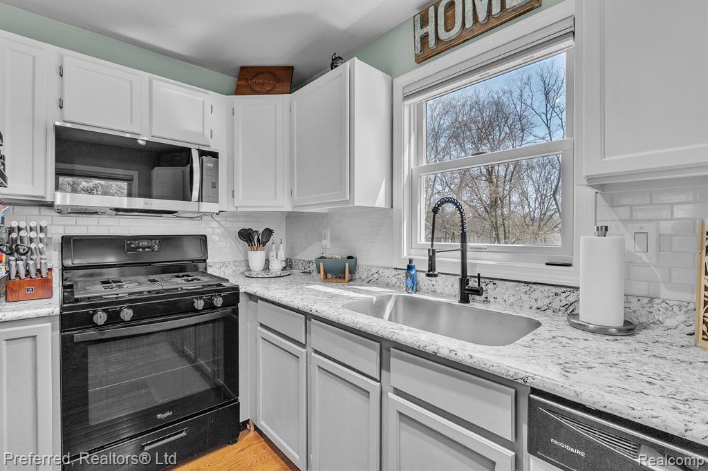 9514 CORNELL Avenue, Clarkston, MI 48348 — Photo 15