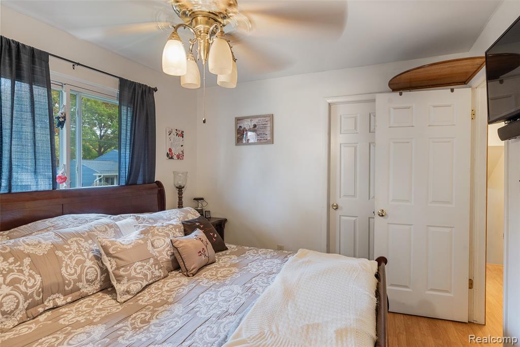 4245 Bunker Avenue, West Bloomfield, MI 48323 — Photo 13