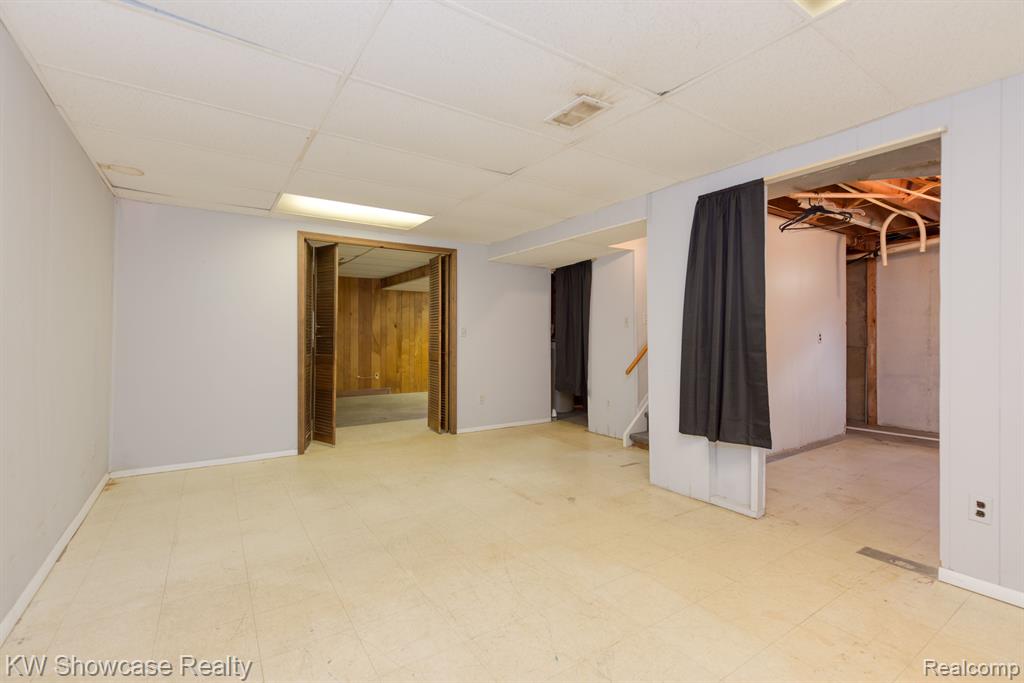 4035 CIRCLE Boulevard, West Bloomfield, MI 48323 — Photo 10