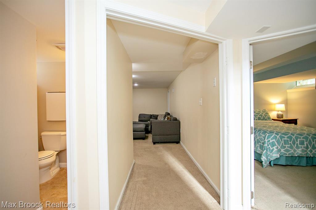 13353 Sherwood Drive, Huntington Woods, MI — Photo 45