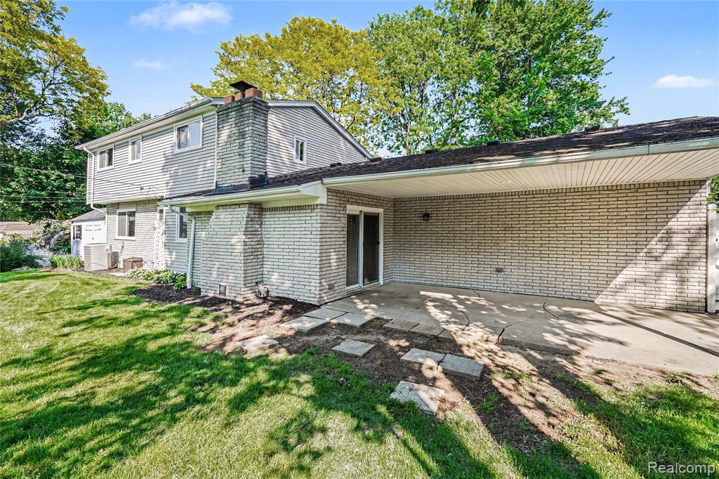 6275 Westmoor Drive, Shelby, MI 48316 — Photo 23