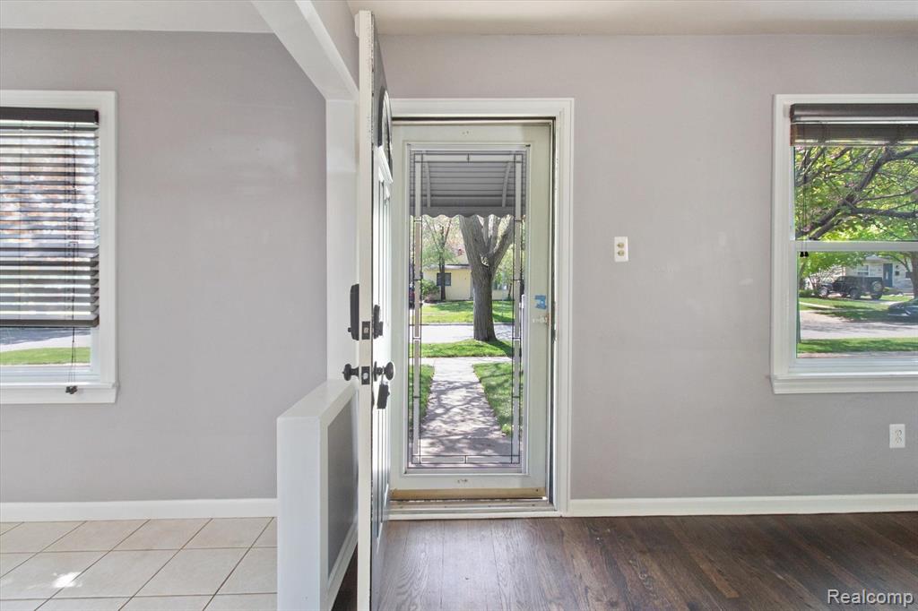 812 N KENWOOD Avenue, Royal Oak, MI 48067 — Photo 7