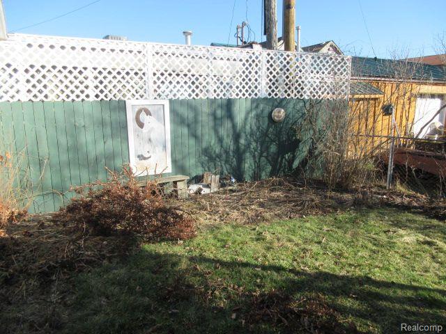 110 N 1ST Street, Holly, MI 48442 — Photo 24