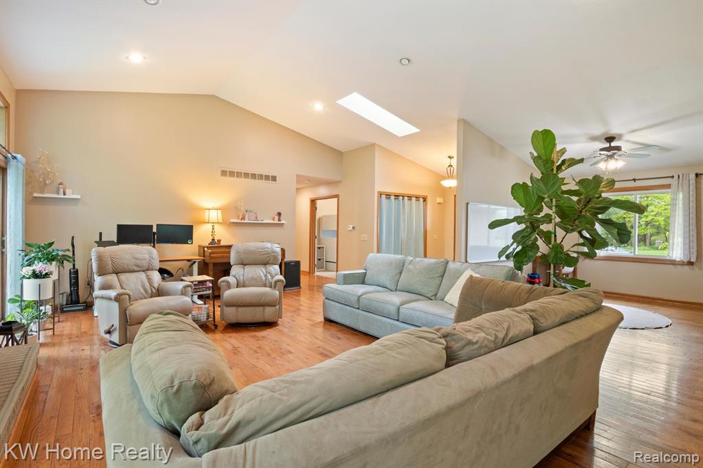 4143 EMERALD PINES Drive, Commerce Twp, MI 48390 — Photo 11