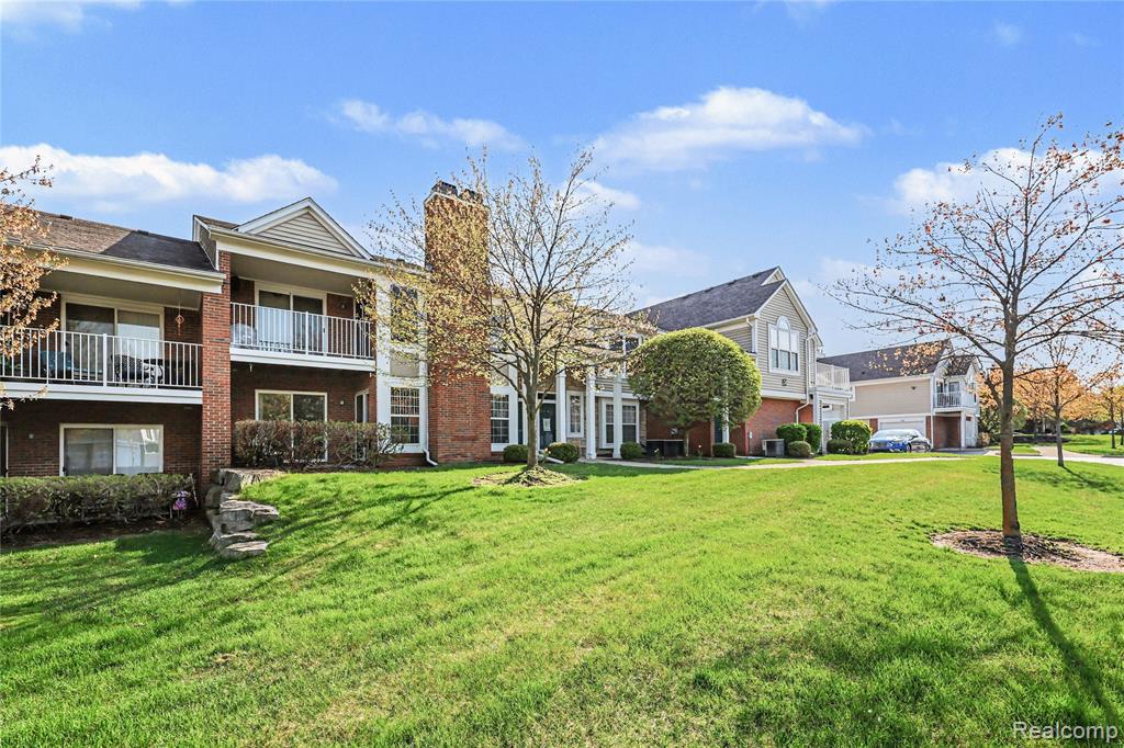 4578 Berkshire Drive, Sterling Heights, MI 48314 — Photo 2